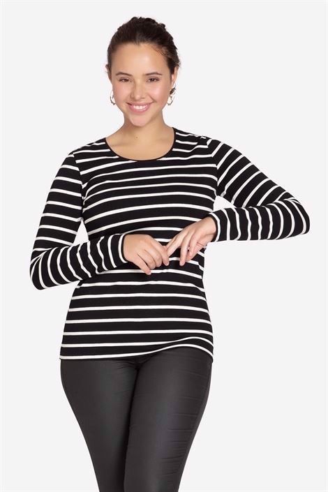 Svart/hvit stripet ammebluse - klassisk t-skjorte modell - Helfigur